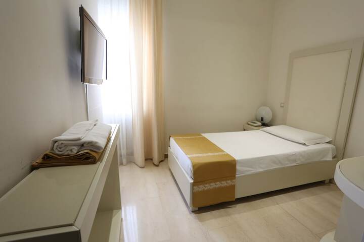 Room 12 of 43