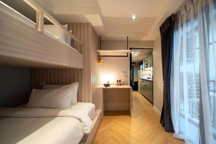 Room 8 of 35