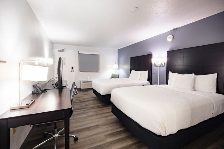 2 Double Beds (11 of 18)