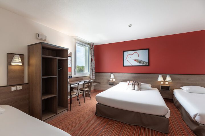 Room 12 of 30