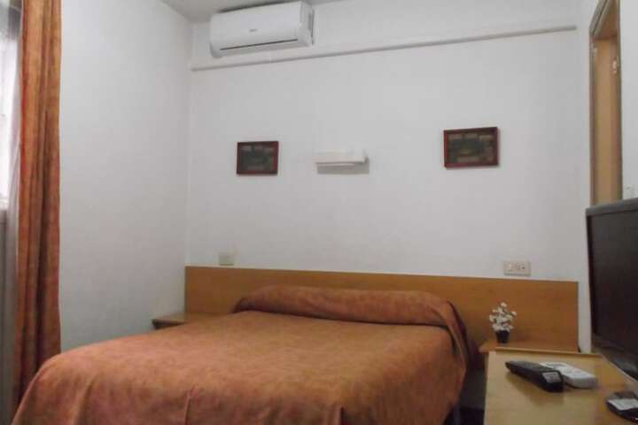 Room 14 of 31