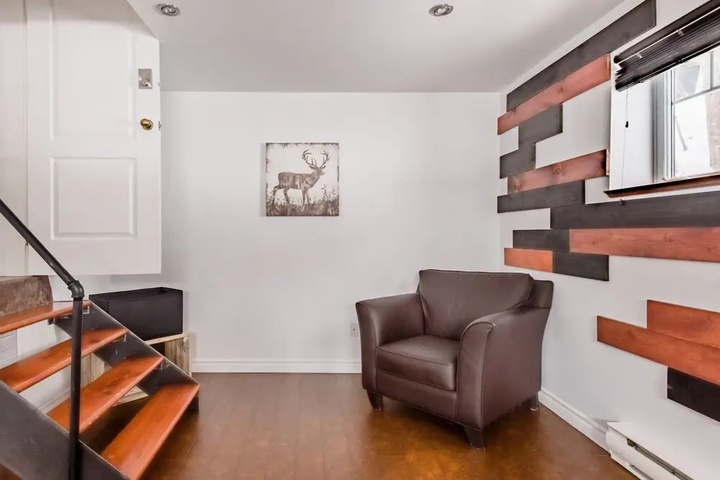 Room 10 of 25