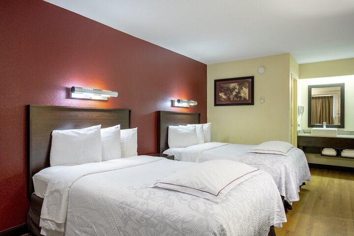 2 Double Beds (4 of 9)