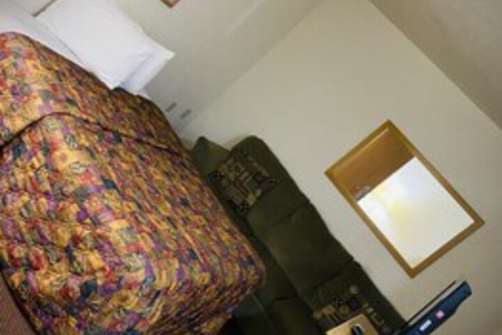 Room 34 of 93