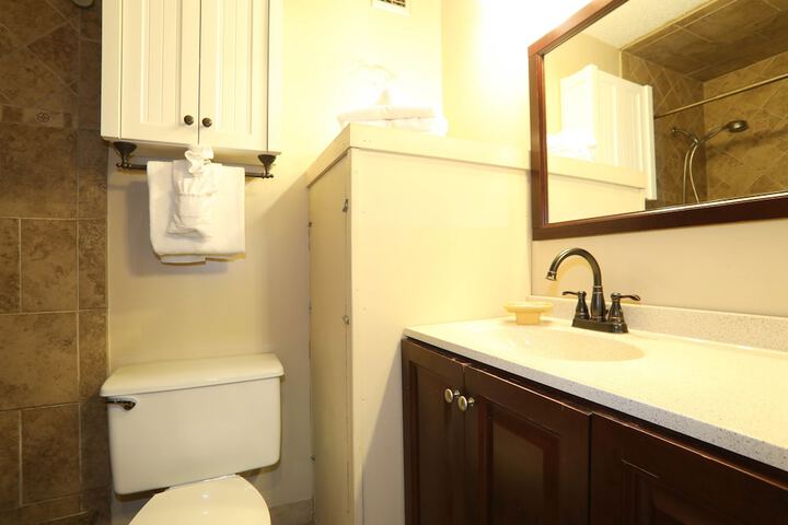 Room 32 of 59