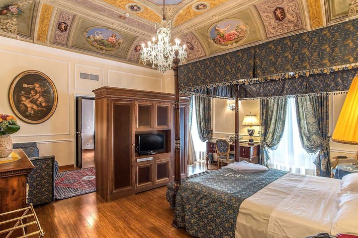 Room 49 of 125