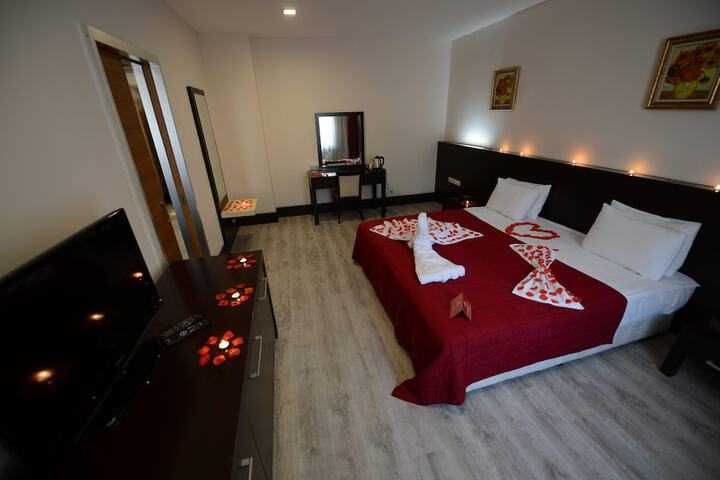 Room 6 of 48
