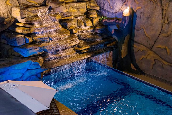 Pool 76 of 104