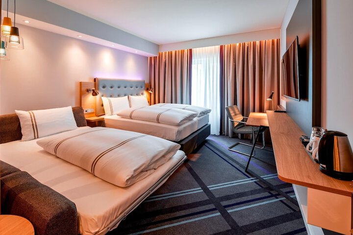 Room 5 of 20