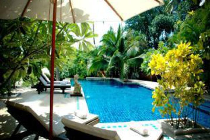 Hotel with Pool