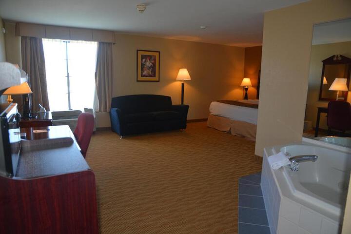 Standard | King Bed (3 of 4)