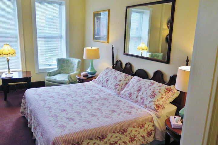 Room 9 of 42