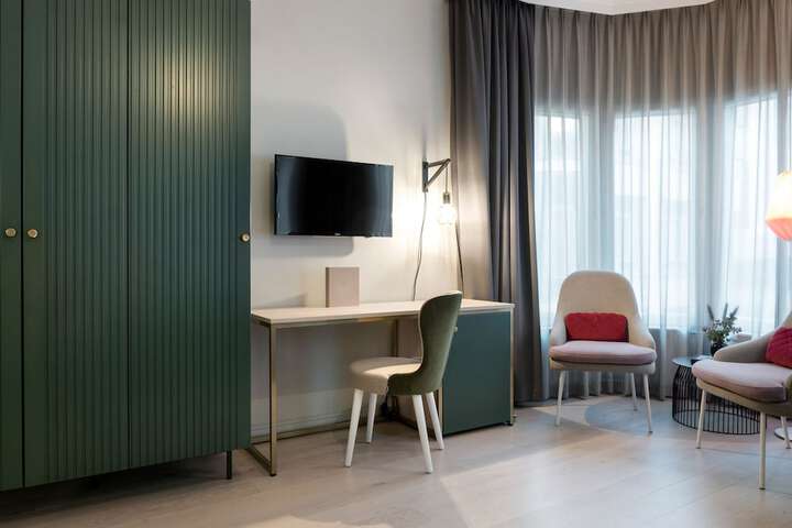 Room 46 of 65