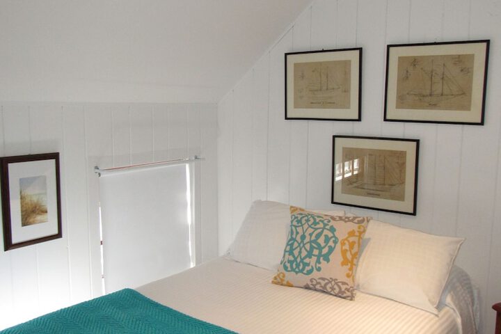 Double Bed City View Shared Bathroom (10 of 21)