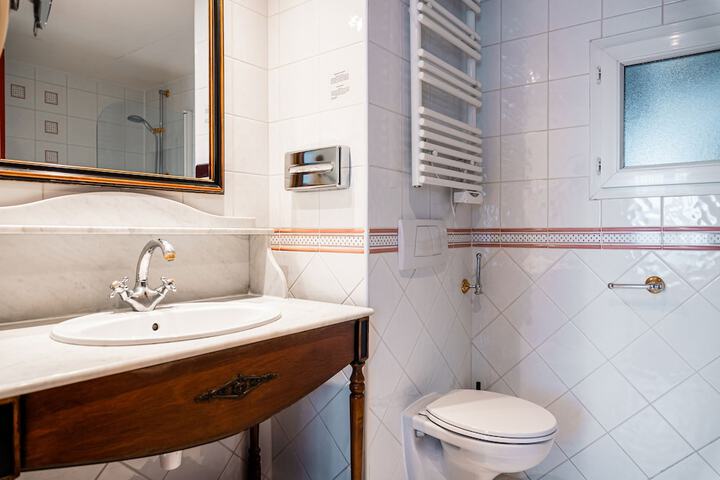Room 20 of 38