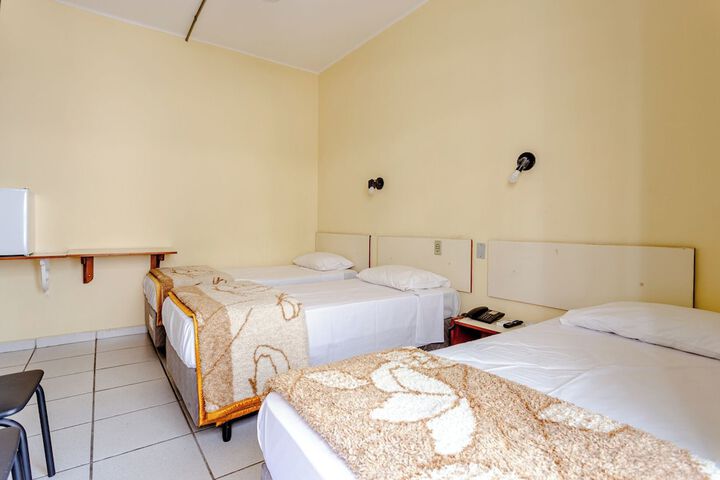 Room 25 of 80