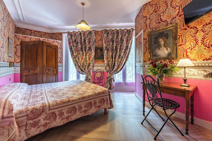 Room 4 of 18
