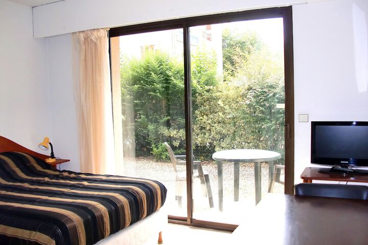 Room 6 of 52