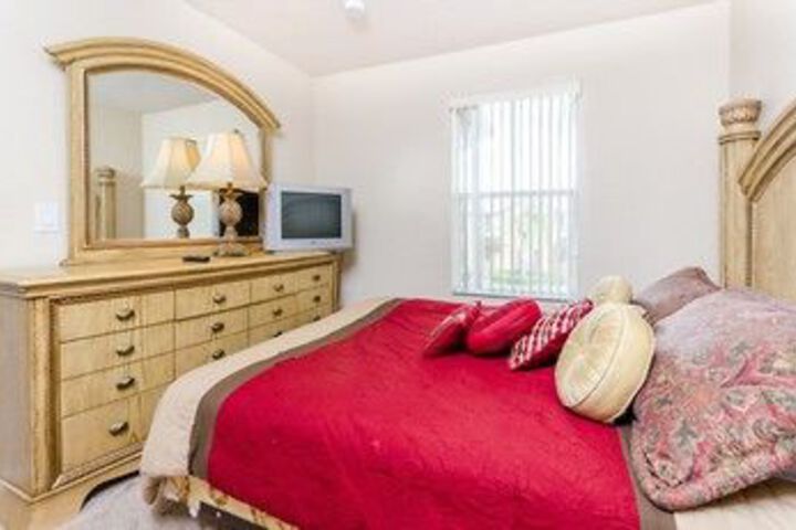 Room 8 of 27