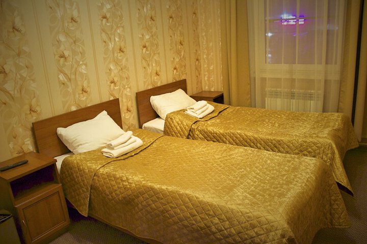 Room 4 of 65