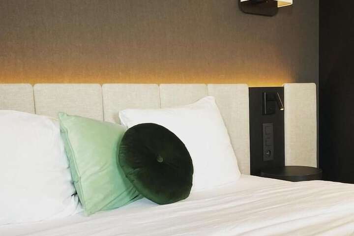 Room 2 of 40