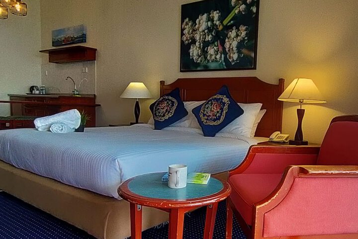 Room 201 of 650
