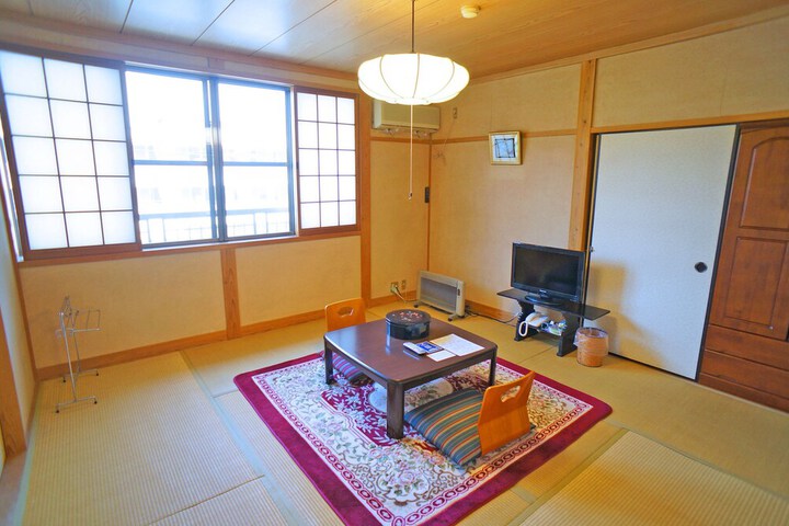 Room 16 of 42