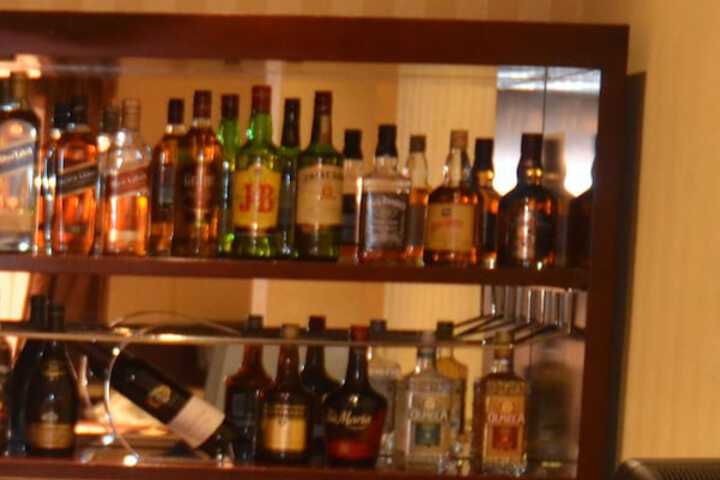Lounge 54 of 78