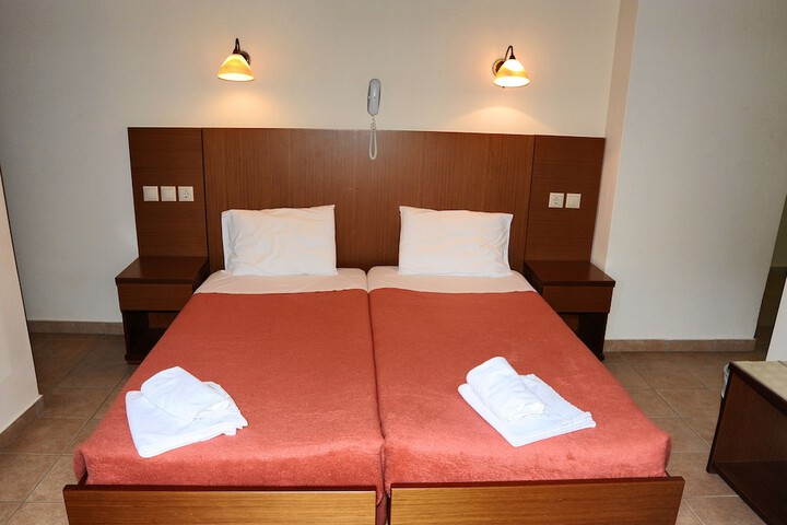 Room 46 of 82