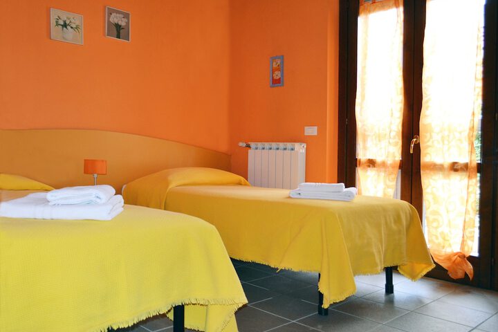 Room 16 of 34