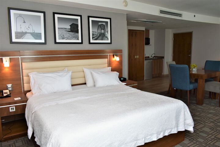 Room 18 of 82