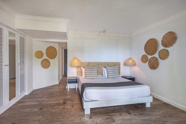 Room 13 of 71