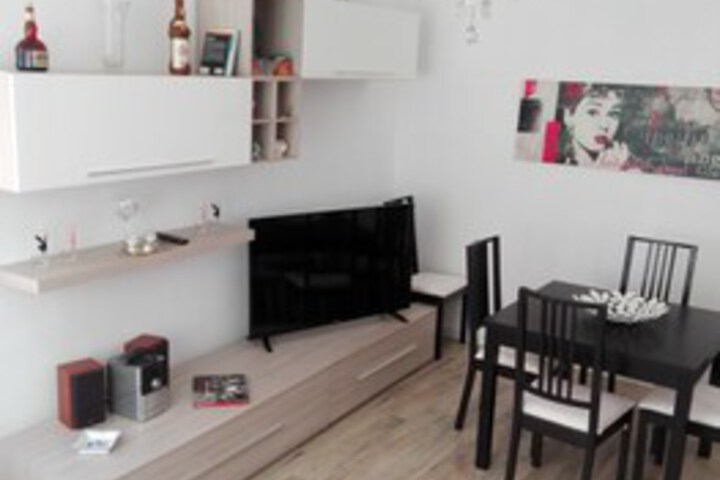 Room 7 of 16