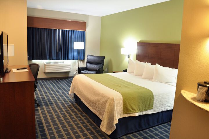 Executive King Bed (2 of 5)