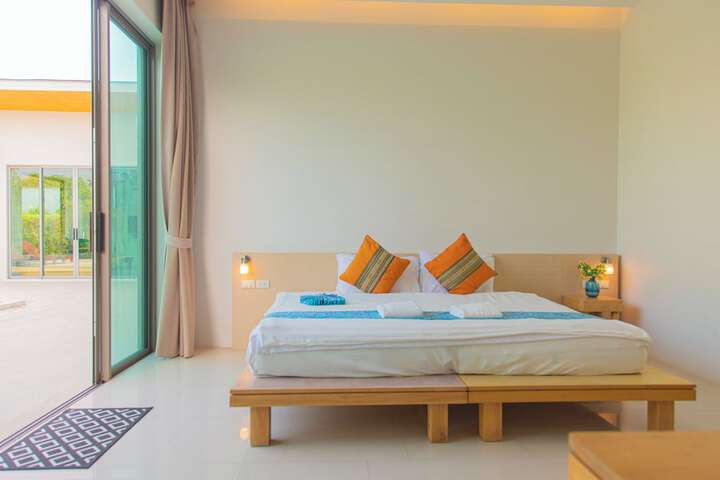 Room 4 of 69
