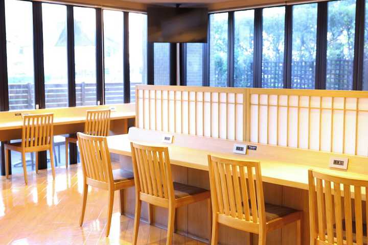 Dining 48 of 102