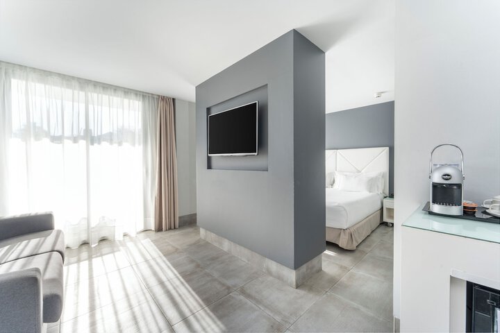 Room 14 of 62