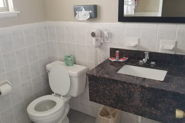 Bathroom amenities