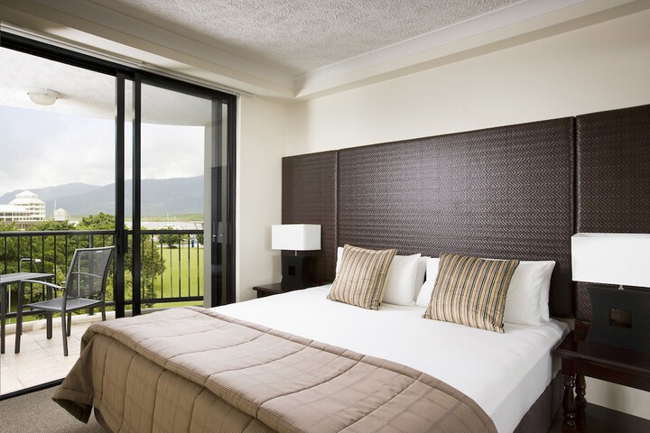 Room 3 of 62