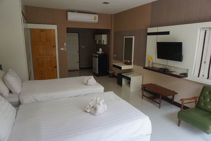 Room 5 of 28
