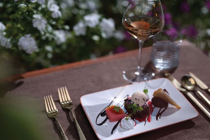 Dining 81 of 121