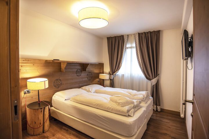 Room 6 of 34