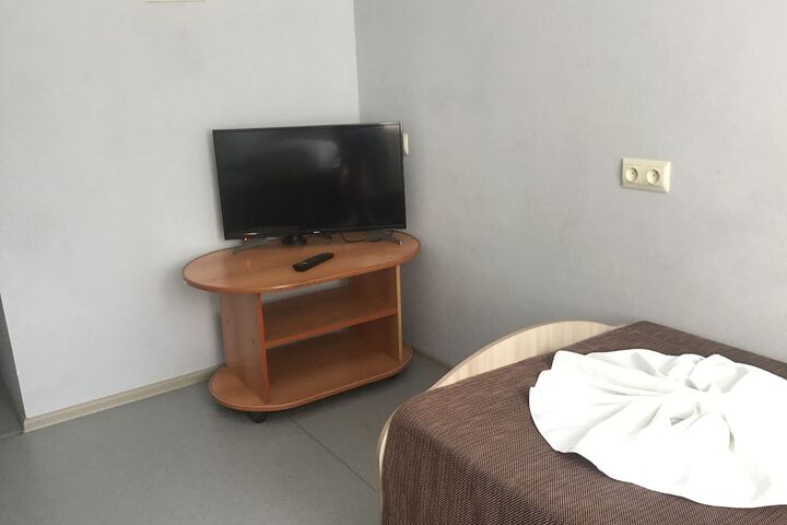 Room 9 of 11