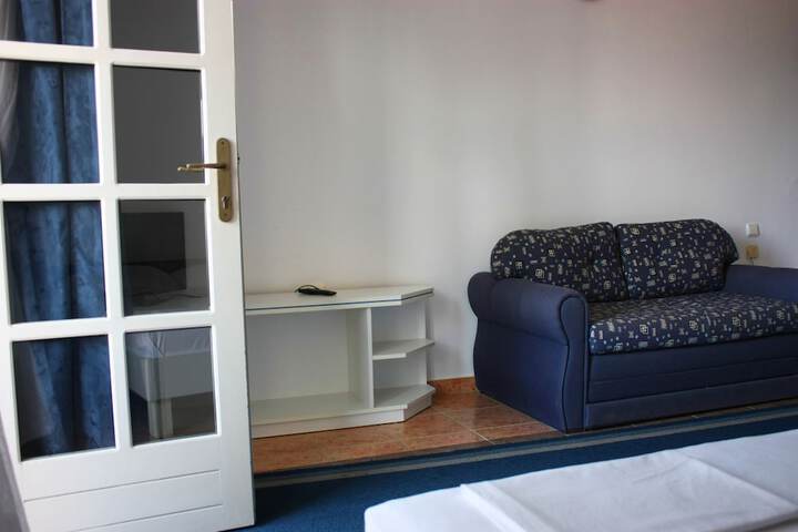 Room 48 of 92
