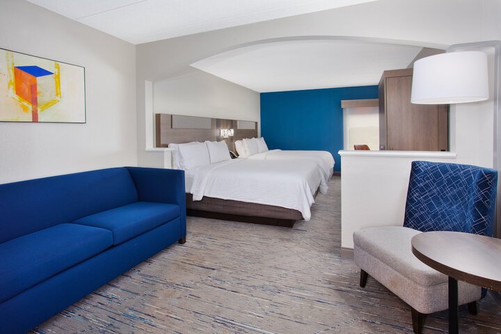 2 Queen Beds (9 of 13)