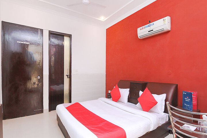Room 17 of 25