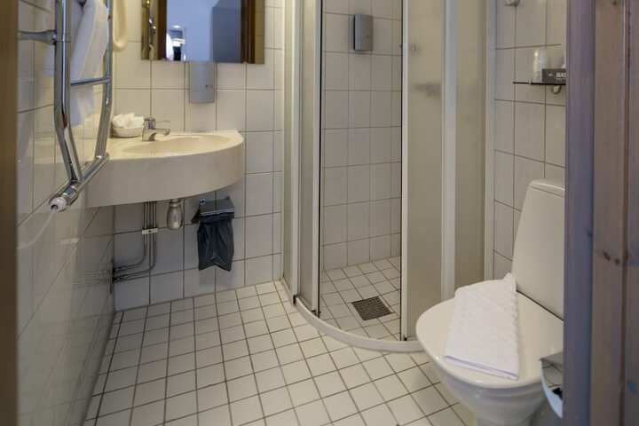 Room 6 of 78