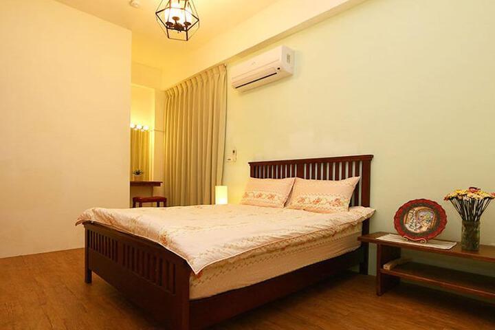 Room 4 of 6