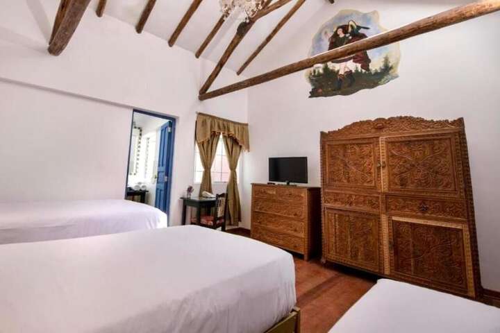 Room 4 of 24