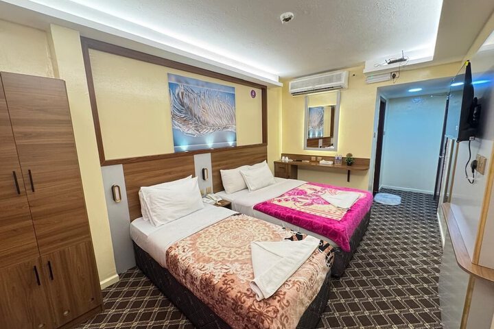 Room 17 of 25